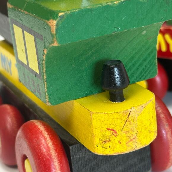 VTG My Train Montgomery Schoolhouse Vermont Wooden Trainset 3 Cars 6 People - Picture 10 of 12